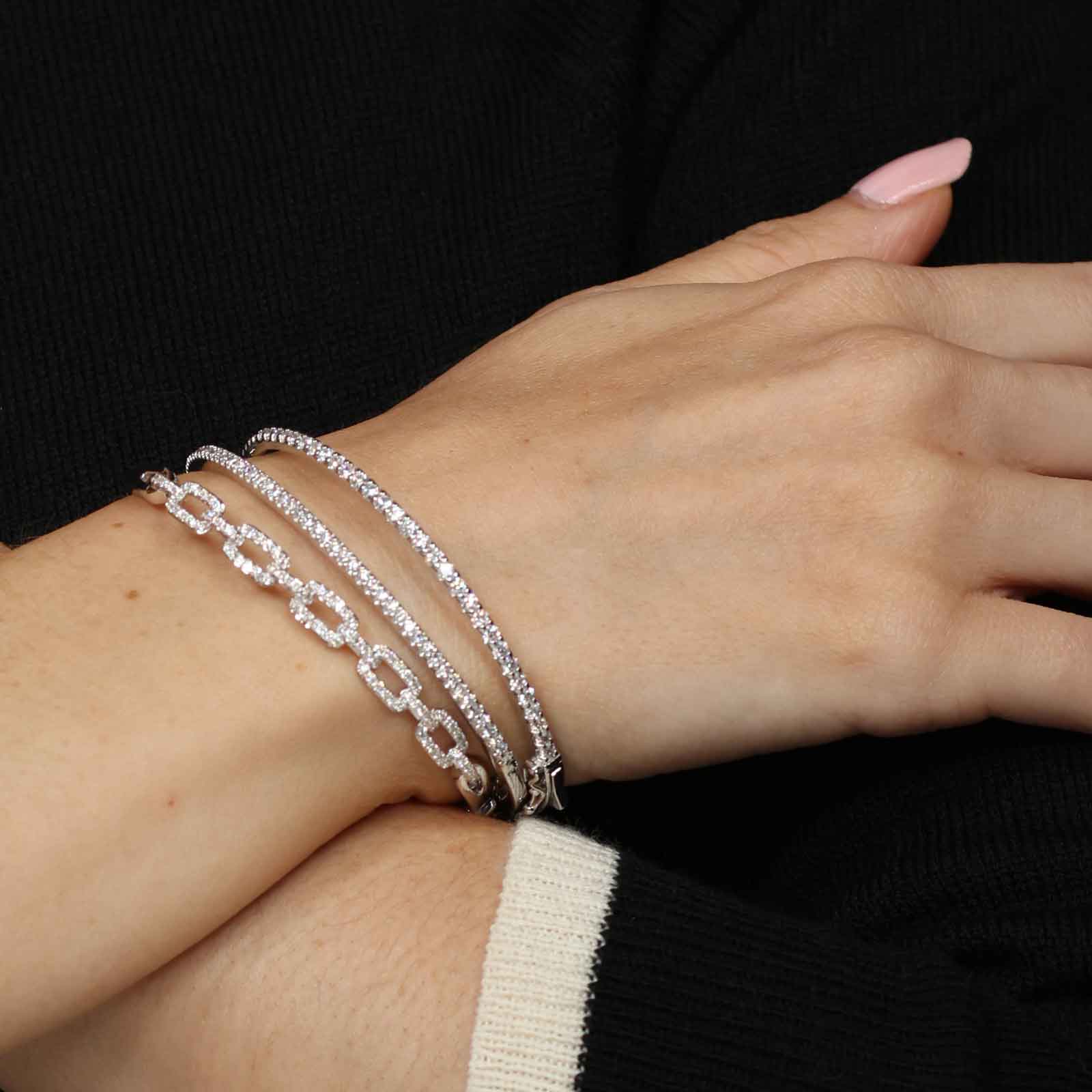 Amazon.com: Hdiamonds 1.00 Cttw White Diamonds Tennis Bracelet in 10K Gold  (H-I, I1-I2): Clothing, Shoes & Jewelry